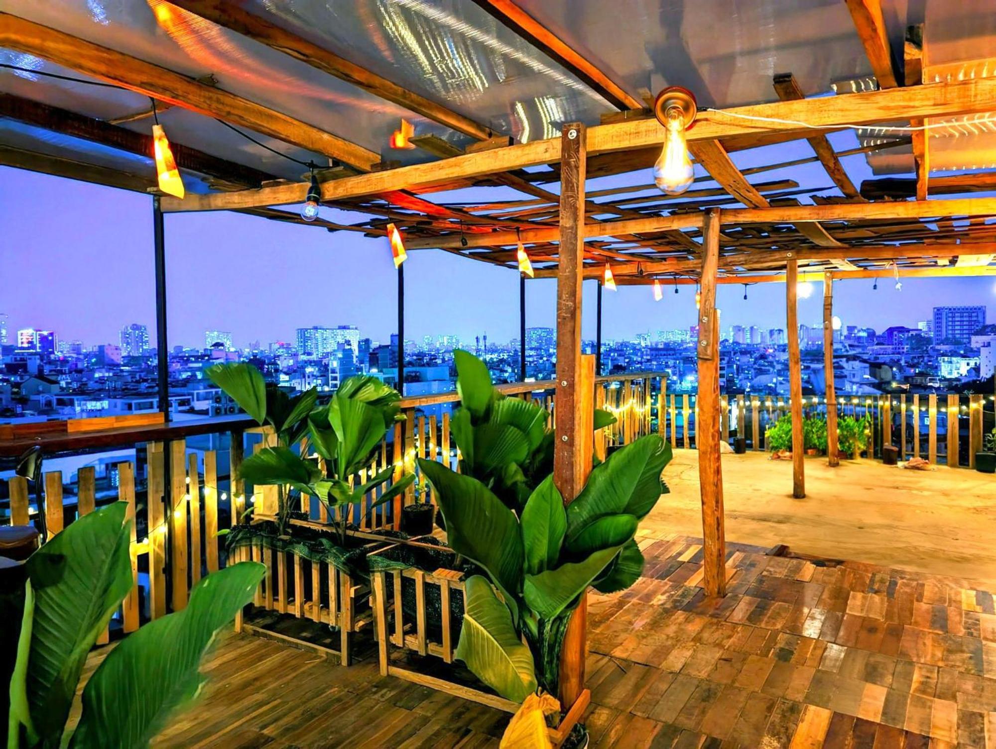 The Gk House Hostel, Ecolliving, Central City, Natural Wooden, Chill View Rooftop, Restaurant And Cocktail Bar Ho Şi Min Exterior foto